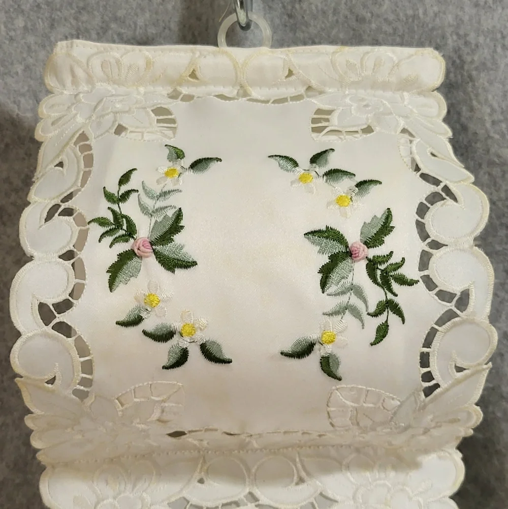 Vintage 2 Roll Fabric Toilet Paper Holder Ivory Cutwork Lace Embroidery Romantic